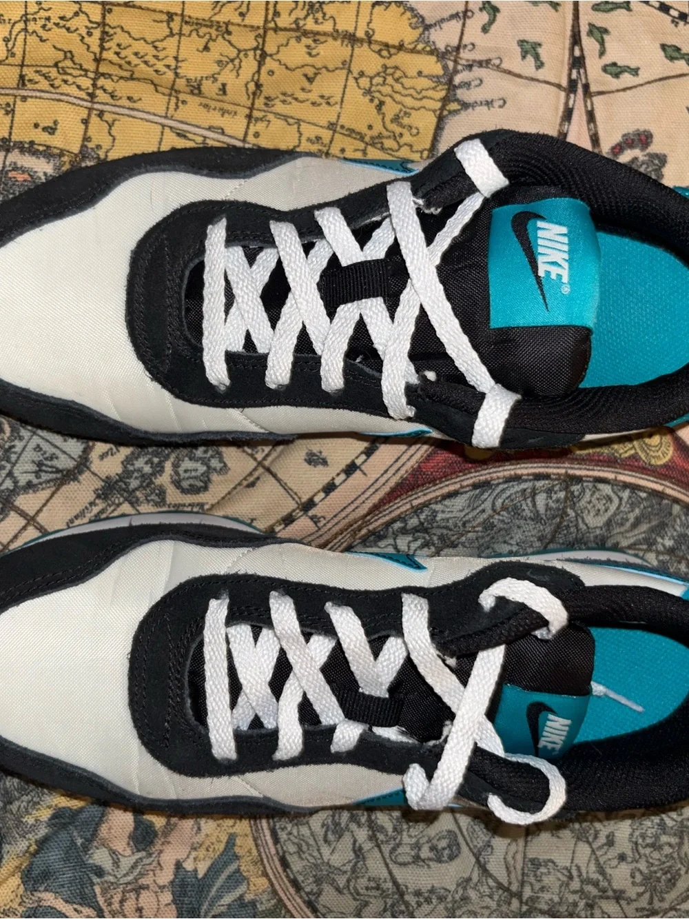 Nike Men’s Black/White/Teal Retro Runner Sneakers